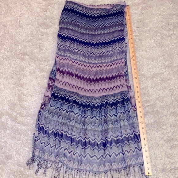 Apt. 9 pleated rayon multi colored scarf/wrap. Black, gray , plum, with fringe. - Picture 9 of 11